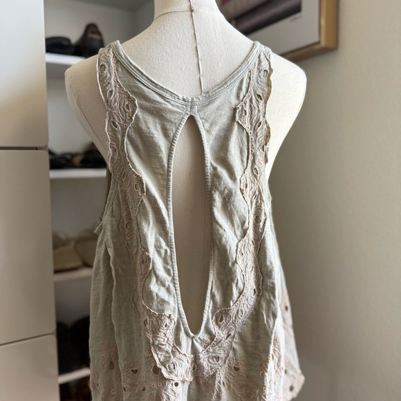 Free People Women's Light Sage Green Sleeveless Spring Summer Top Size Medium - Picture 6 of 9